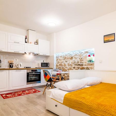 Studio Apartman Mirela Kastel Stafilic Kaštela Buitenkant foto