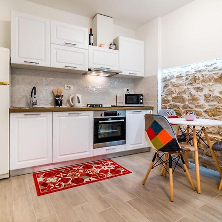 Studio Apartman Mirela Kastel Stafilic Kaštela Buitenkant foto
