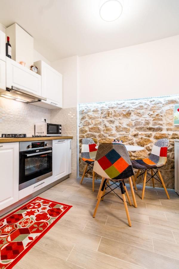 Studio Apartman Mirela Kastel Stafilic Kaštela Buitenkant foto