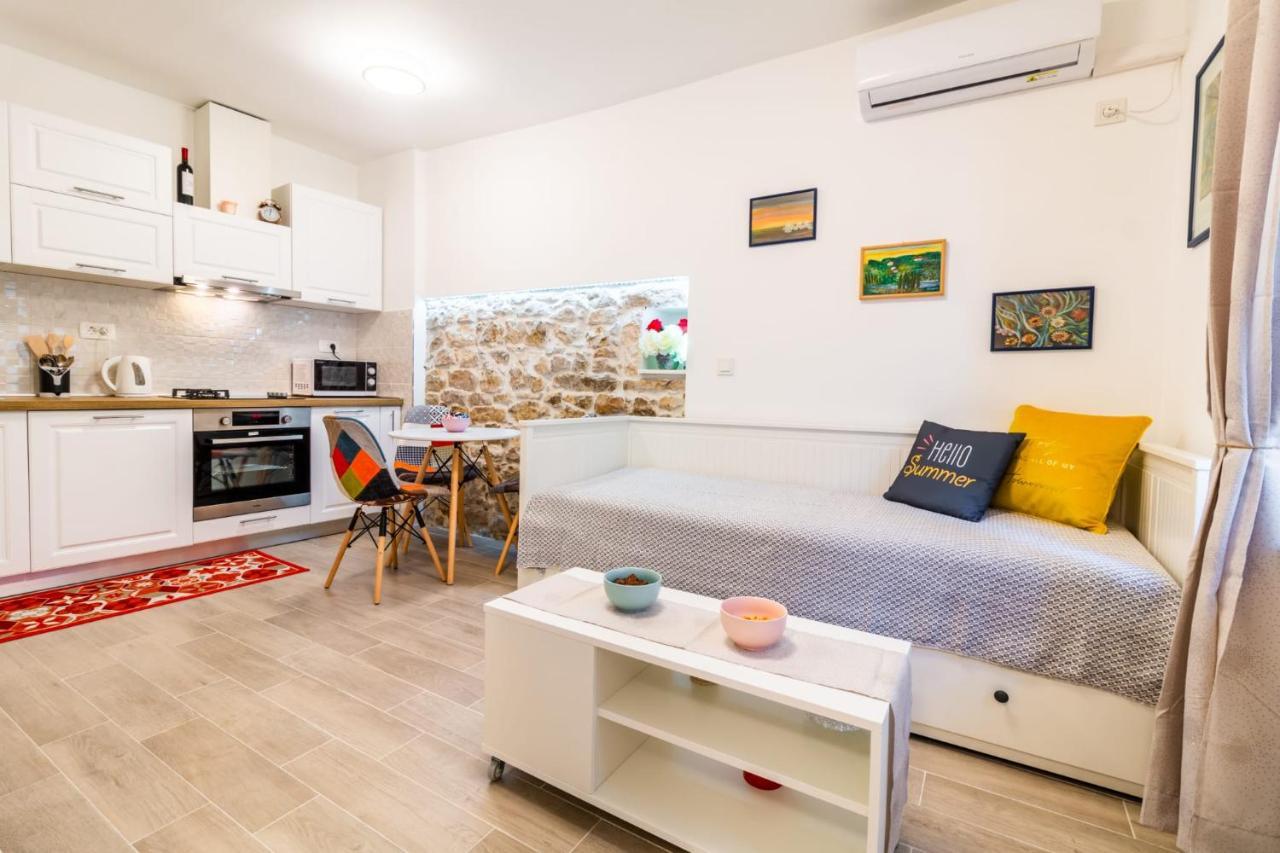 Studio Apartman Mirela Kastel Stafilic Kaštela Buitenkant foto