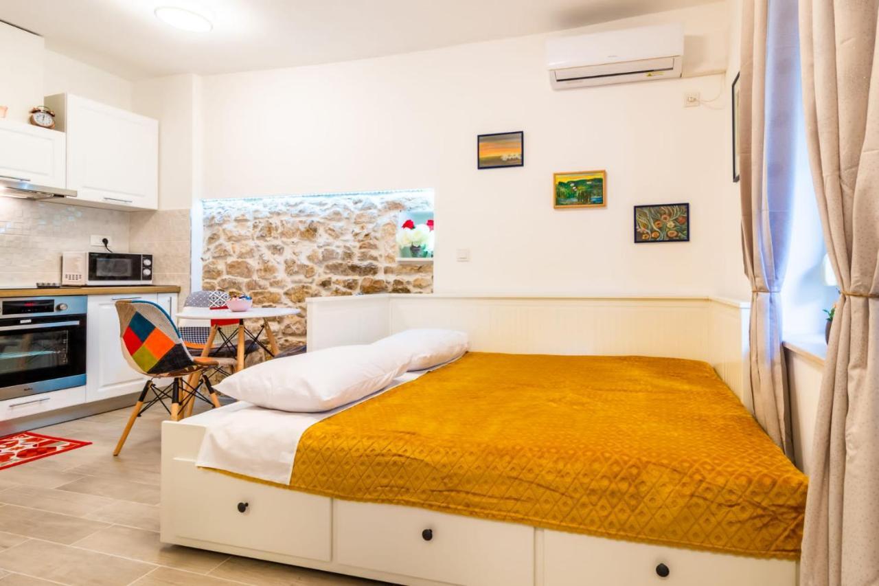 Studio Apartman Mirela Kastel Stafilic Kaštela Buitenkant foto
