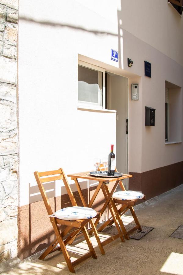 Studio Apartman Mirela Kastel Stafilic Kaštela Buitenkant foto