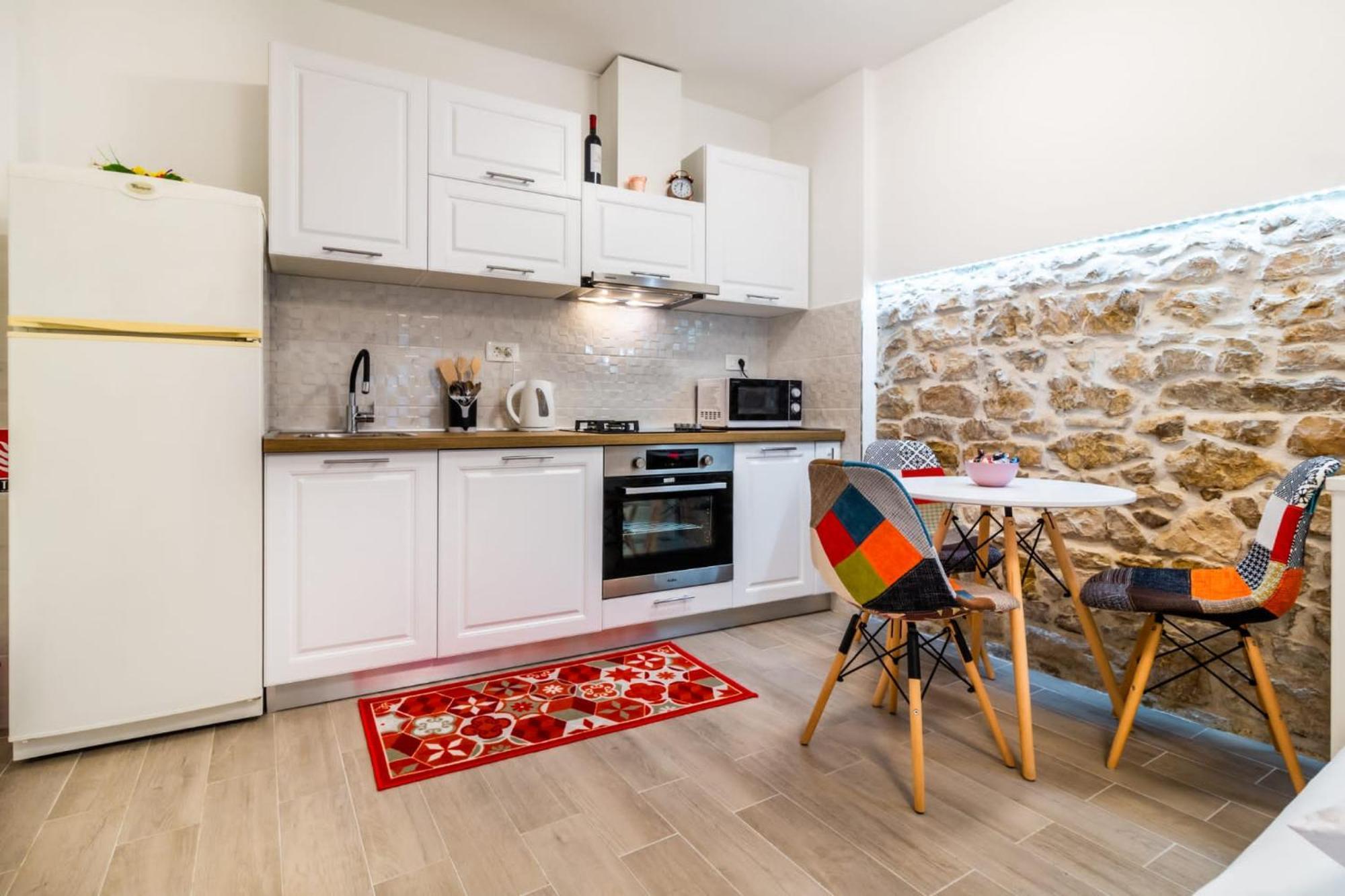 Studio Apartman Mirela Kastel Stafilic Kaštela Buitenkant foto